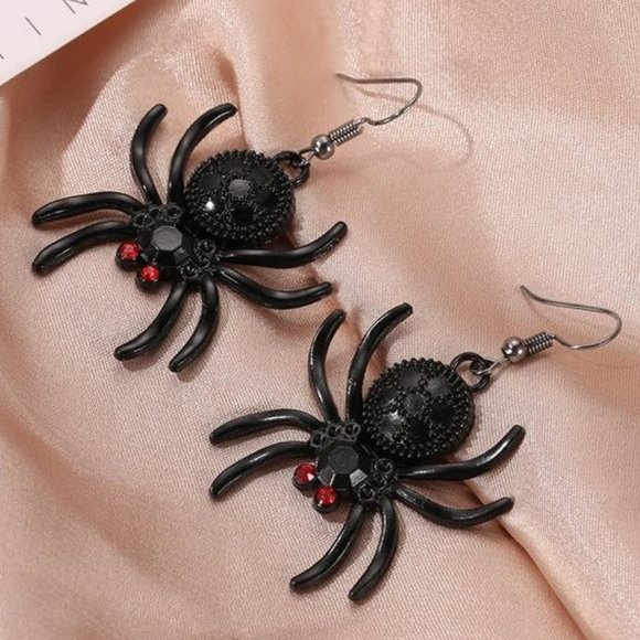 CLEARANCE NEW! BLACK SPIDER EARRINGS!! Scary Fun Creepy Sexy Fun Halloween web - Picture 4 of 4